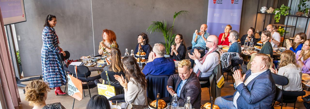 Kultur-Stadträtin Kaup-Hasler beim Kulturbrunch