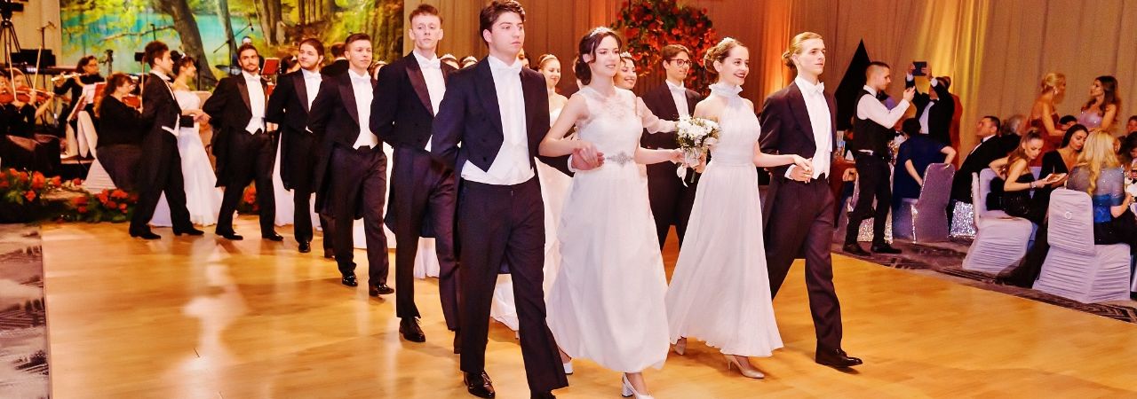Дебютантите откриват Виенския бал в София